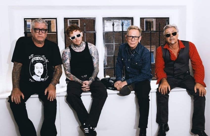 SEX PISTOLS GERİ DÖNDÜ: JONES, COOK, MATLOCK VE FRANK CARTER AYNI SAHNEDE